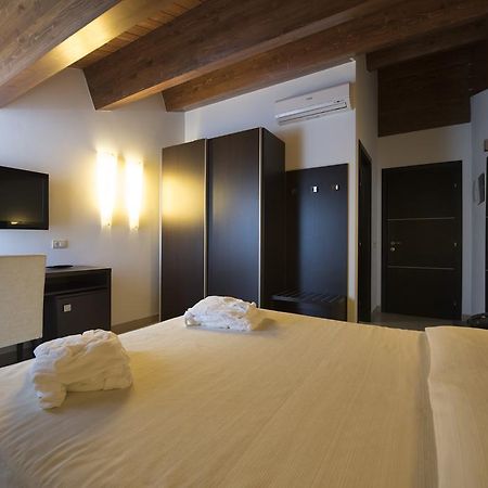 Hotel Iride & Spa Чезенатико Экстерьер фото