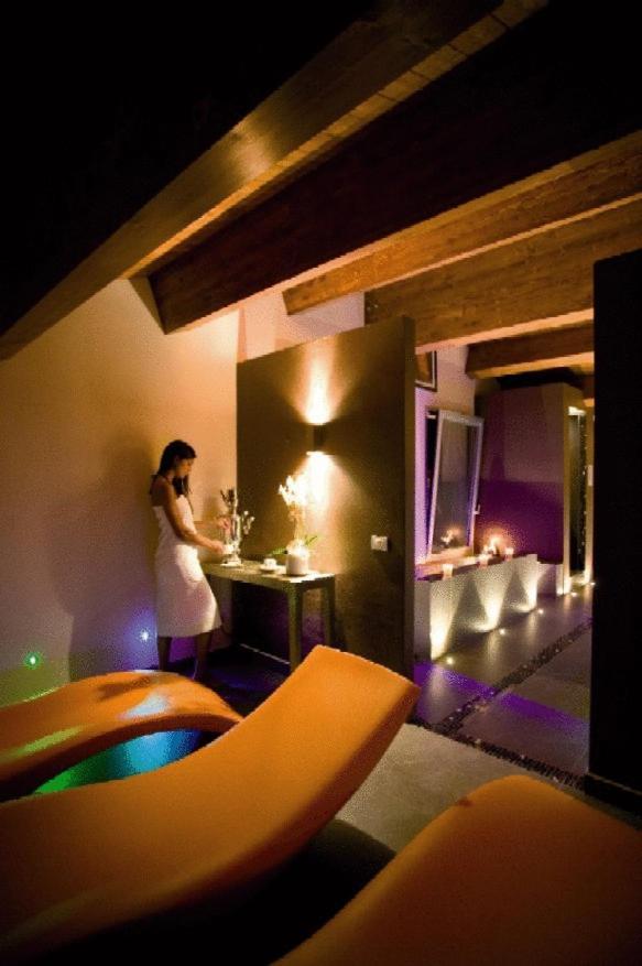 Hotel Iride & Spa Чезенатико Экстерьер фото